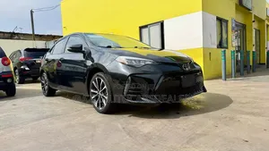 Toyota Corolla SE (1.8L 4cyl 6M) 2018 Black