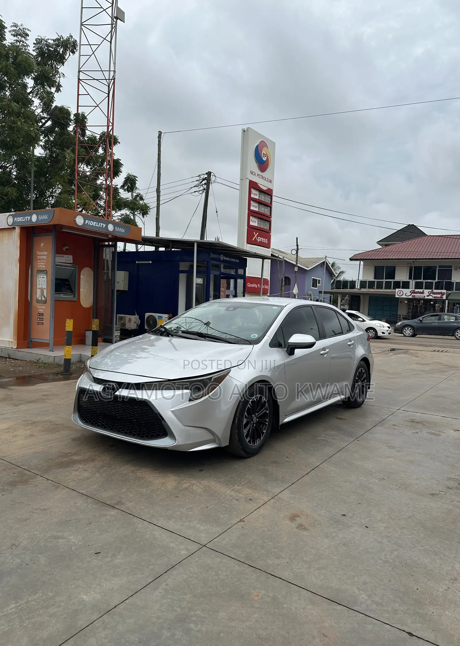 Toyota Corolla LE 2020 Silver