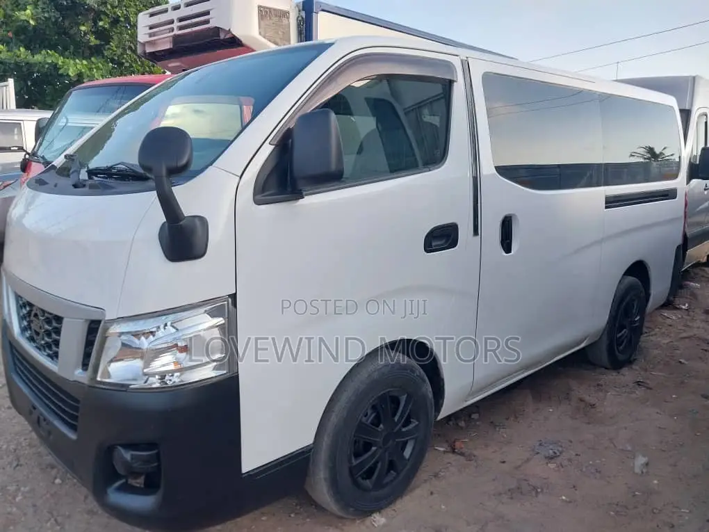 Nissan Caravan (Urvan) 2012 White