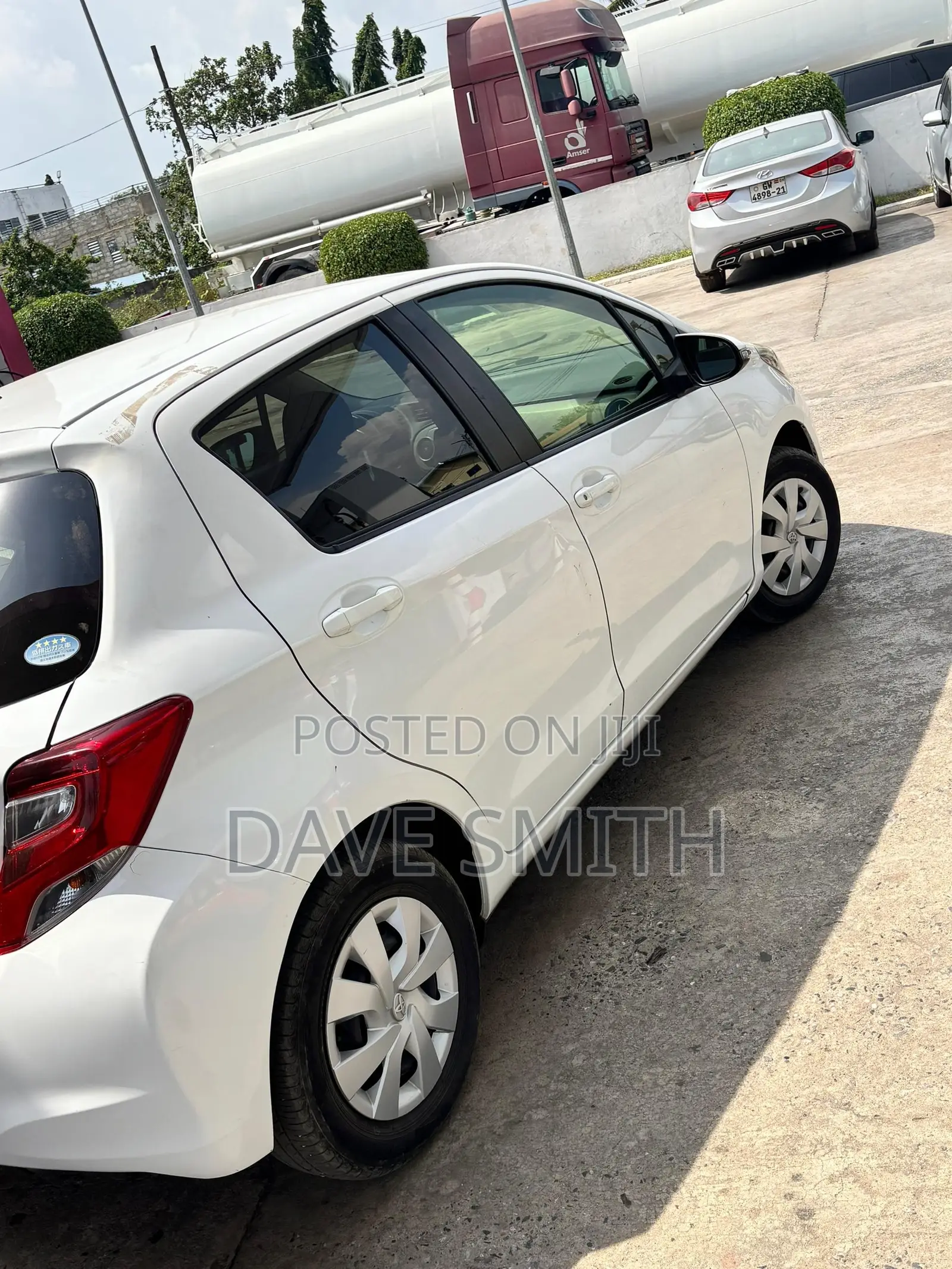 Toyota Vitz 1.3 AWD 5dr 2015 White
