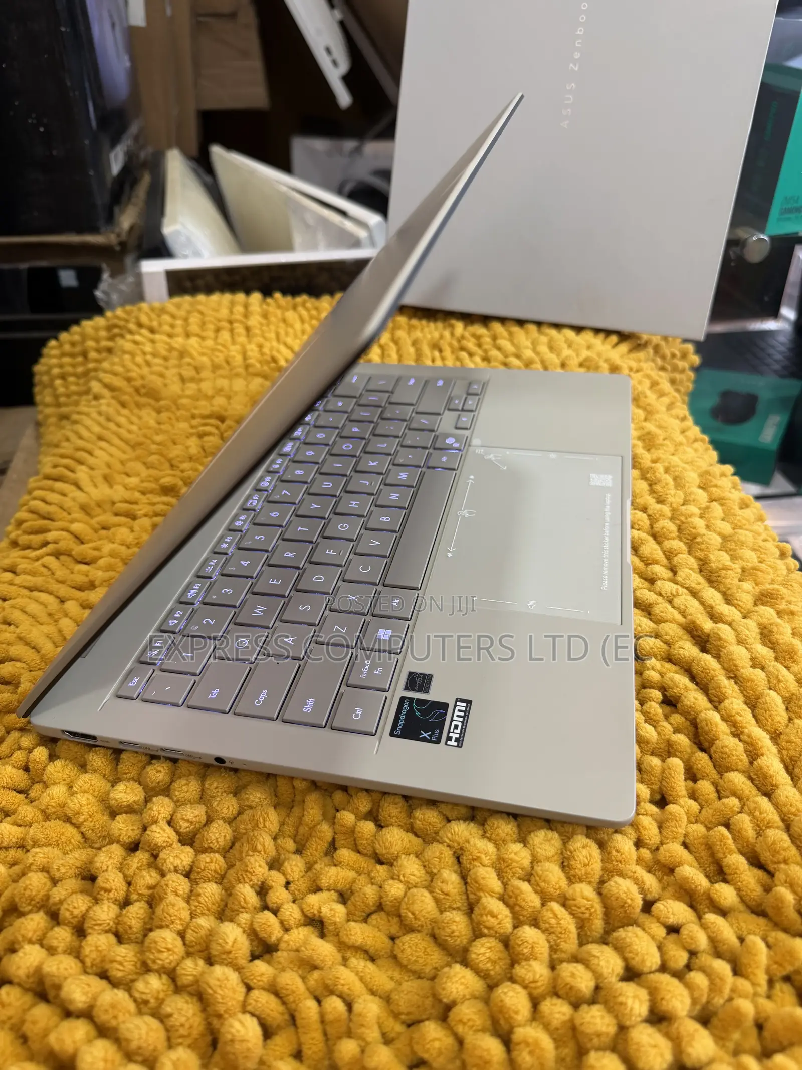 Laptop Asus Zenbook 14 OLED 16GB Qualcomm Snapdragon X Plus SSD 512GB