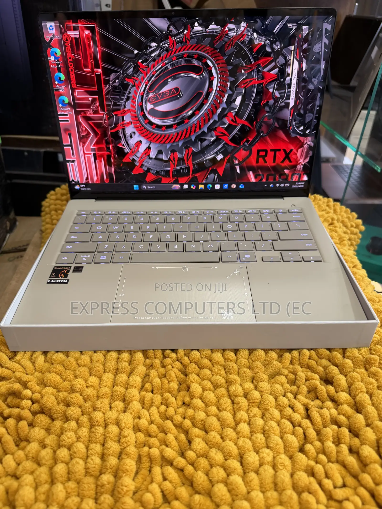 Laptop Asus Zenbook 14 OLED 16GB Qualcomm Snapdragon X Plus SSD 512GB