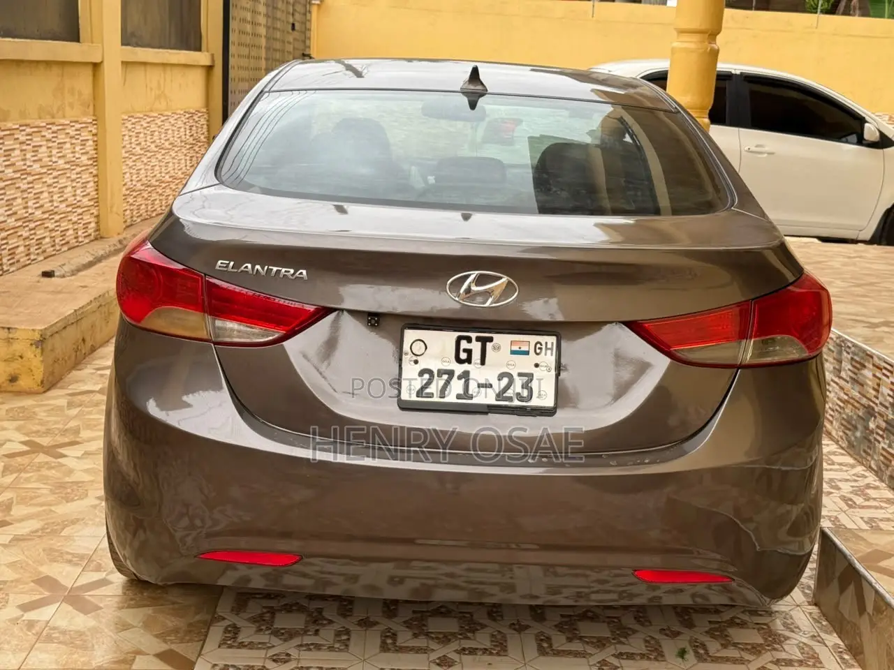 Hyundai Elantra GLS Sedan FWD (1.8L 4cyl 6M) 2013 Brown