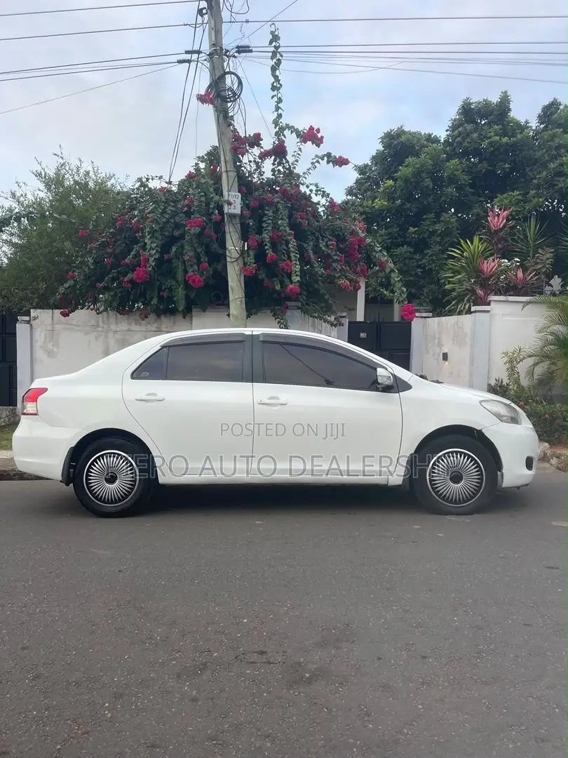 Toyota Belta 2010 White