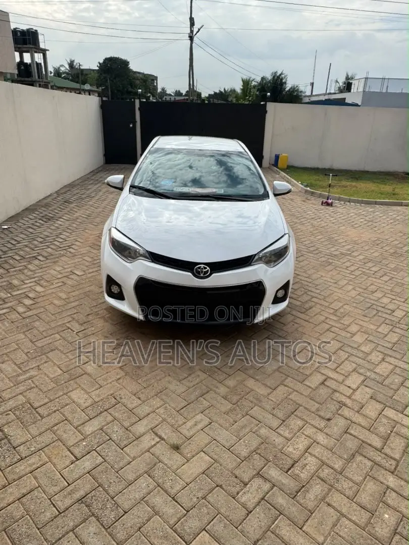 Toyota Corolla 2015 White
