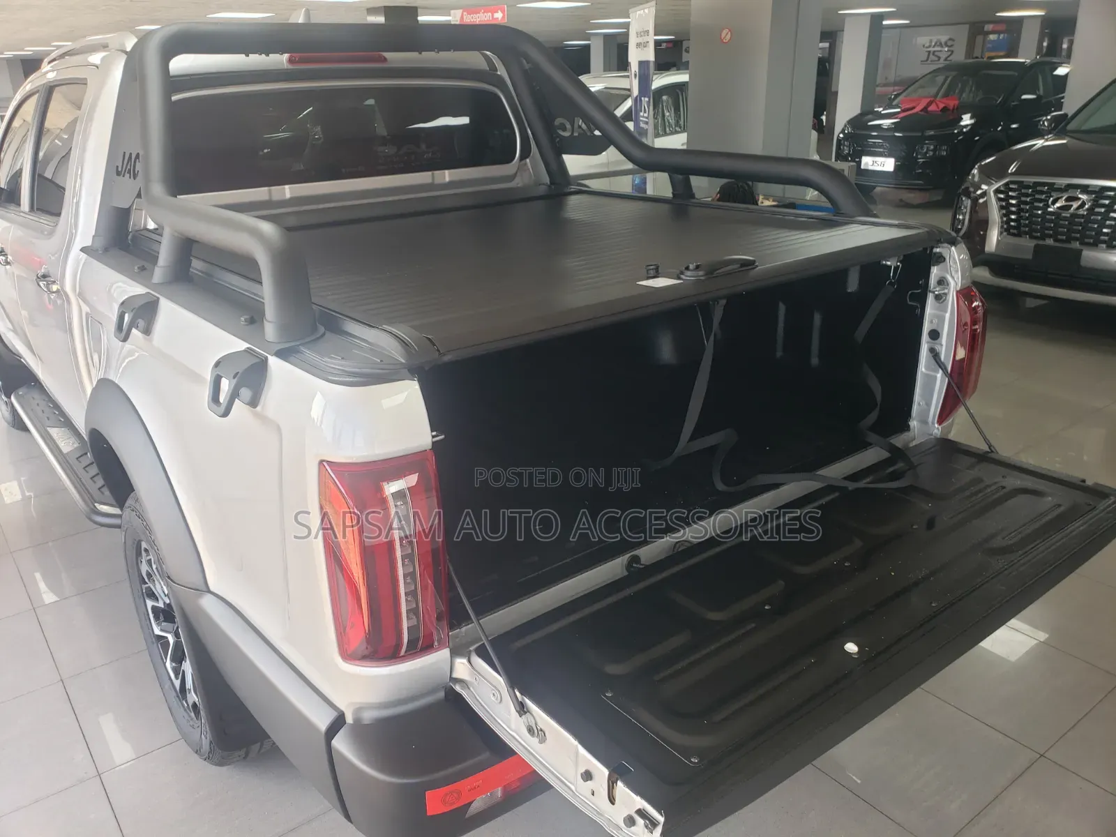 Jac T9 4wd Retractable Roller Cover With Sports Roll Bar