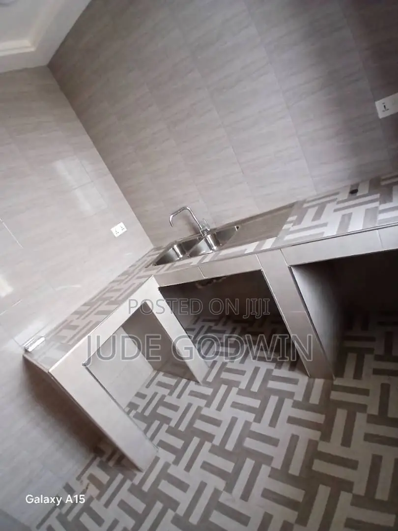 1bdrm Apartment in Tse Addo, Burma Camp for rent