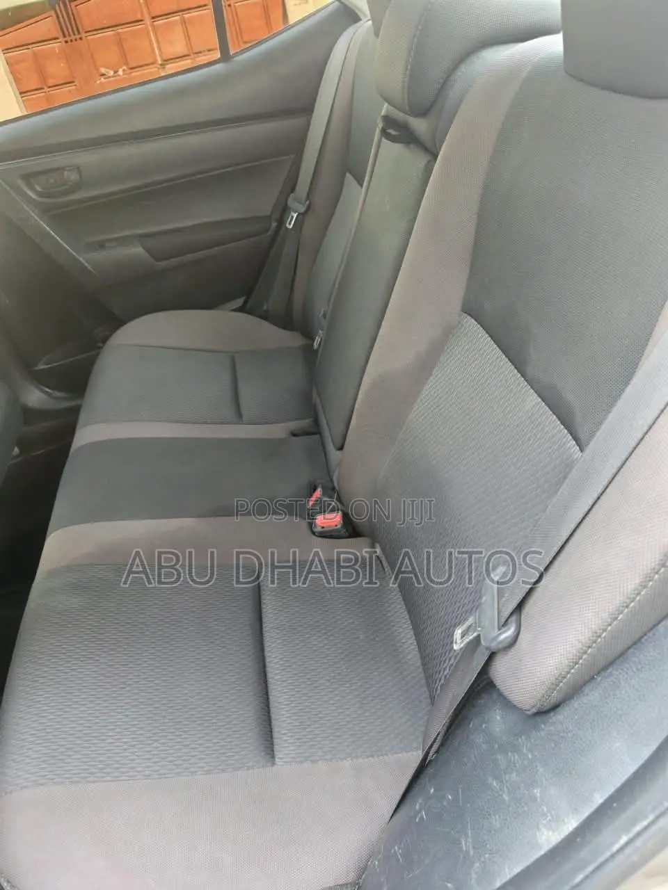 Toyota Corolla LE (1.8L 4cyl 2A) 2018