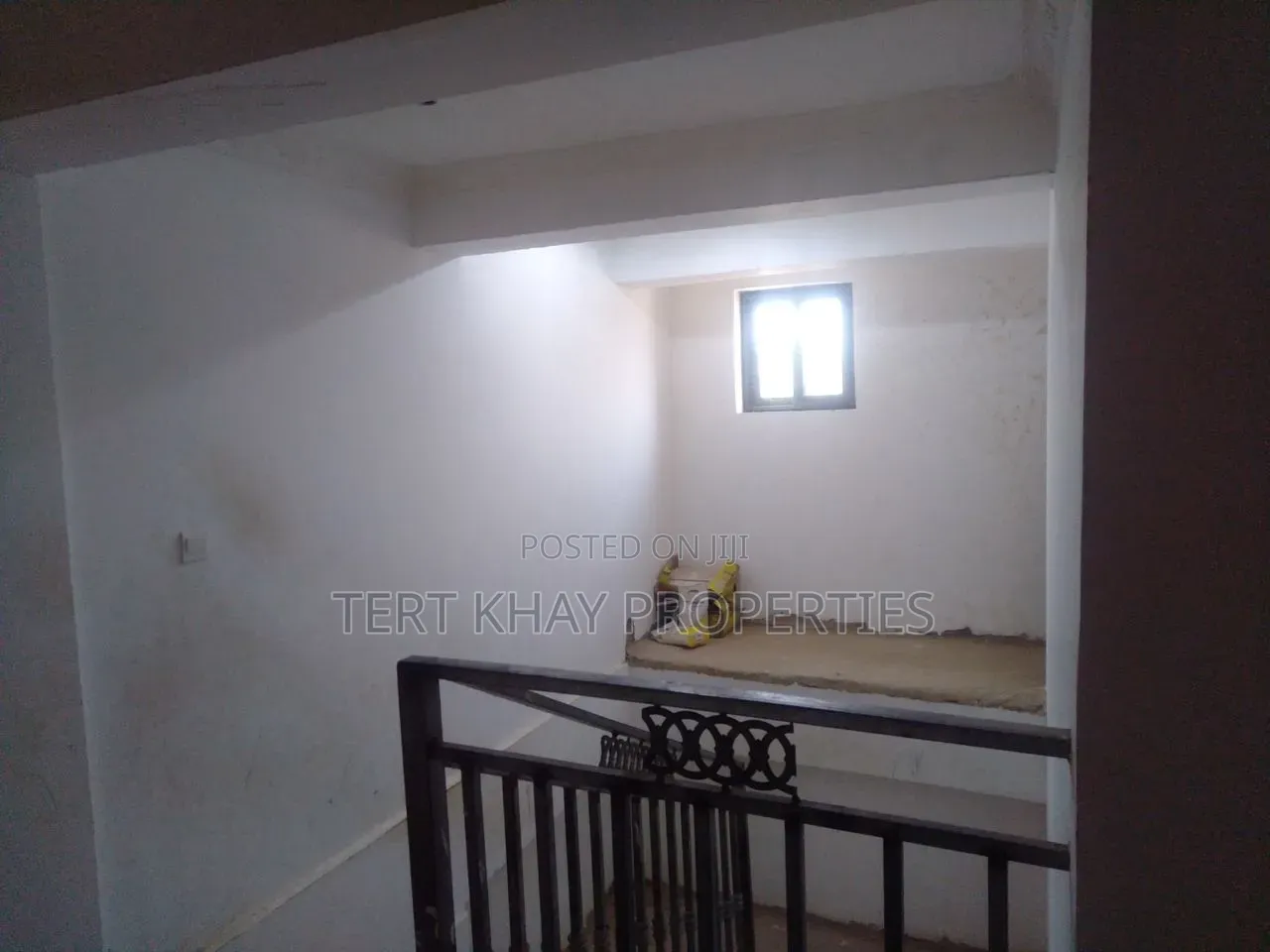 3bdrm House in Borkoborko, CP for sale