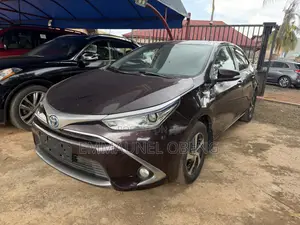 Toyota Corolla 2017 Brown