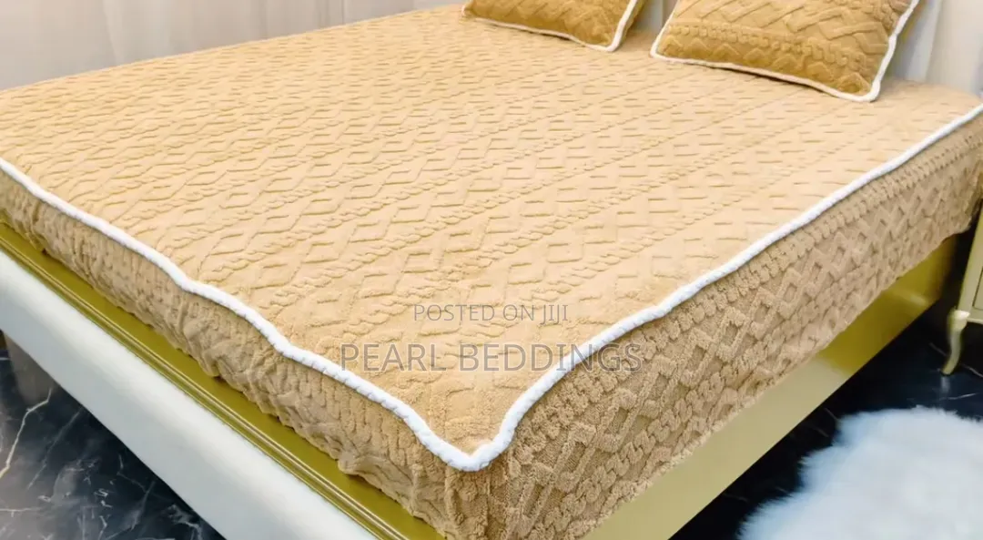 Quality Waterproof Fluffy Bed Cover Makes Bed Soft, Protect From Fluid