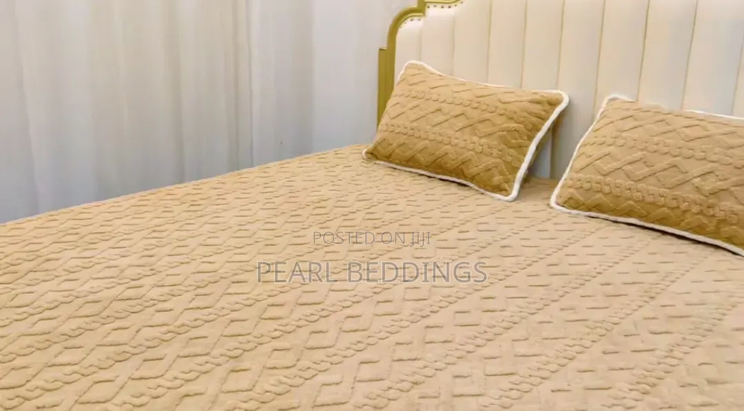 Quality Waterproof Fluffy Bed Cover Makes Bed Soft, Protect From Fluid