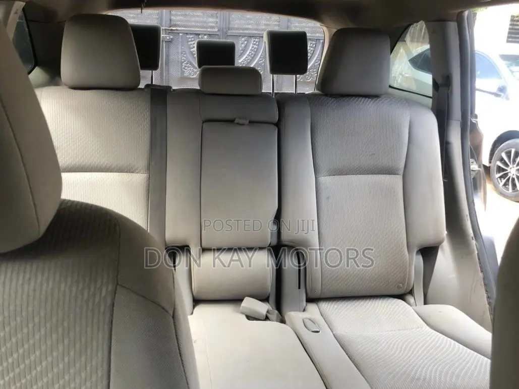 Toyota Highlander LE 4x2 (2.7L 4cyl 6A) 2016 Gray