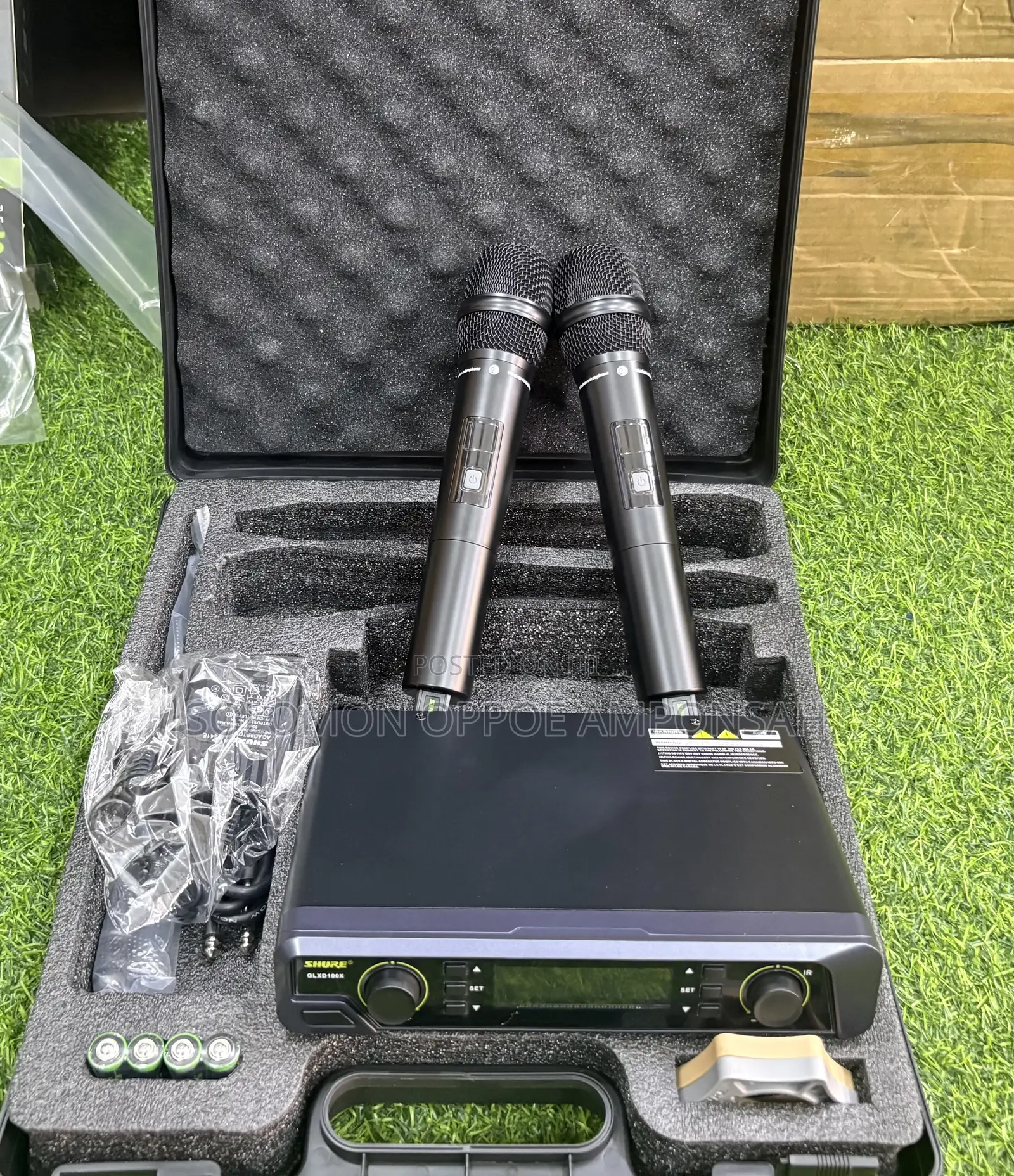 Shure GLXD100X Wireless Microphone System