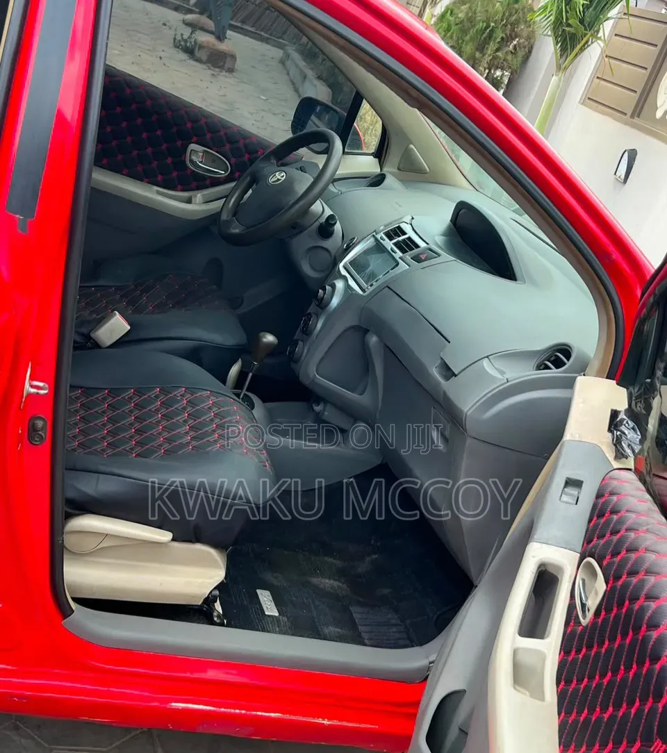 Toyota Vitz 1.3 AWD 5dr 2010 Red