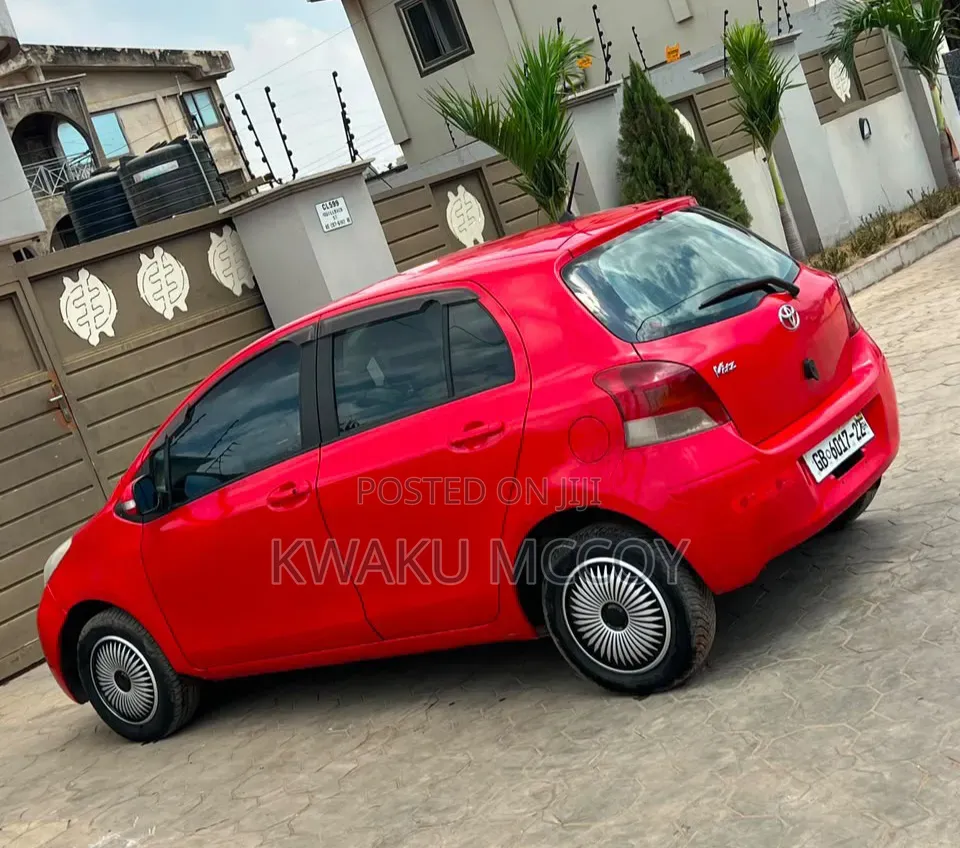 Toyota Vitz 1.3 AWD 5dr 2010 Red