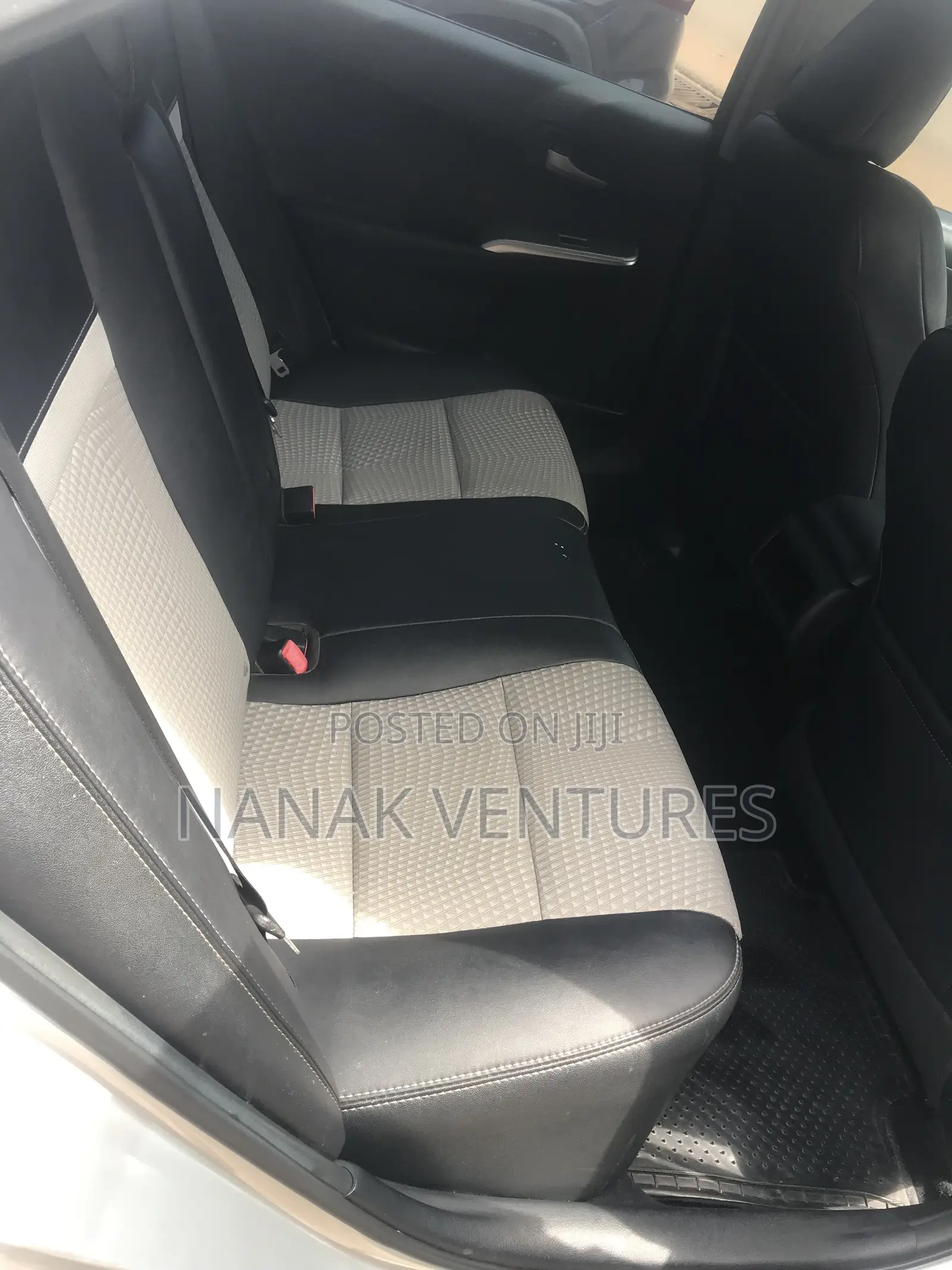 Toyota Camry SE Sport 4dr Sedan (2.5L 4cyl 6A) 2014 Silver