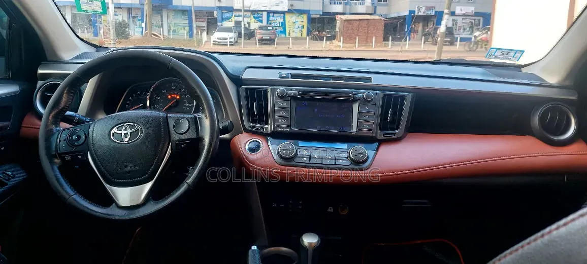 Toyota RAV4 Limited 4dr SUV (2.5L 4cyl 6A) 2015 Gray