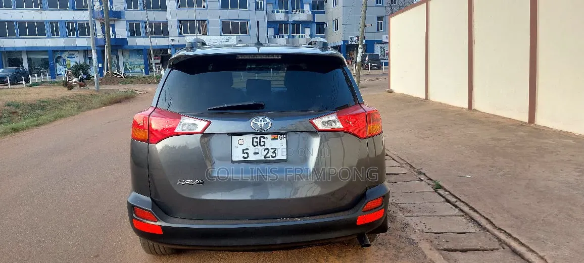 Toyota RAV4 Limited 4dr SUV (2.5L 4cyl 6A) 2015 Gray