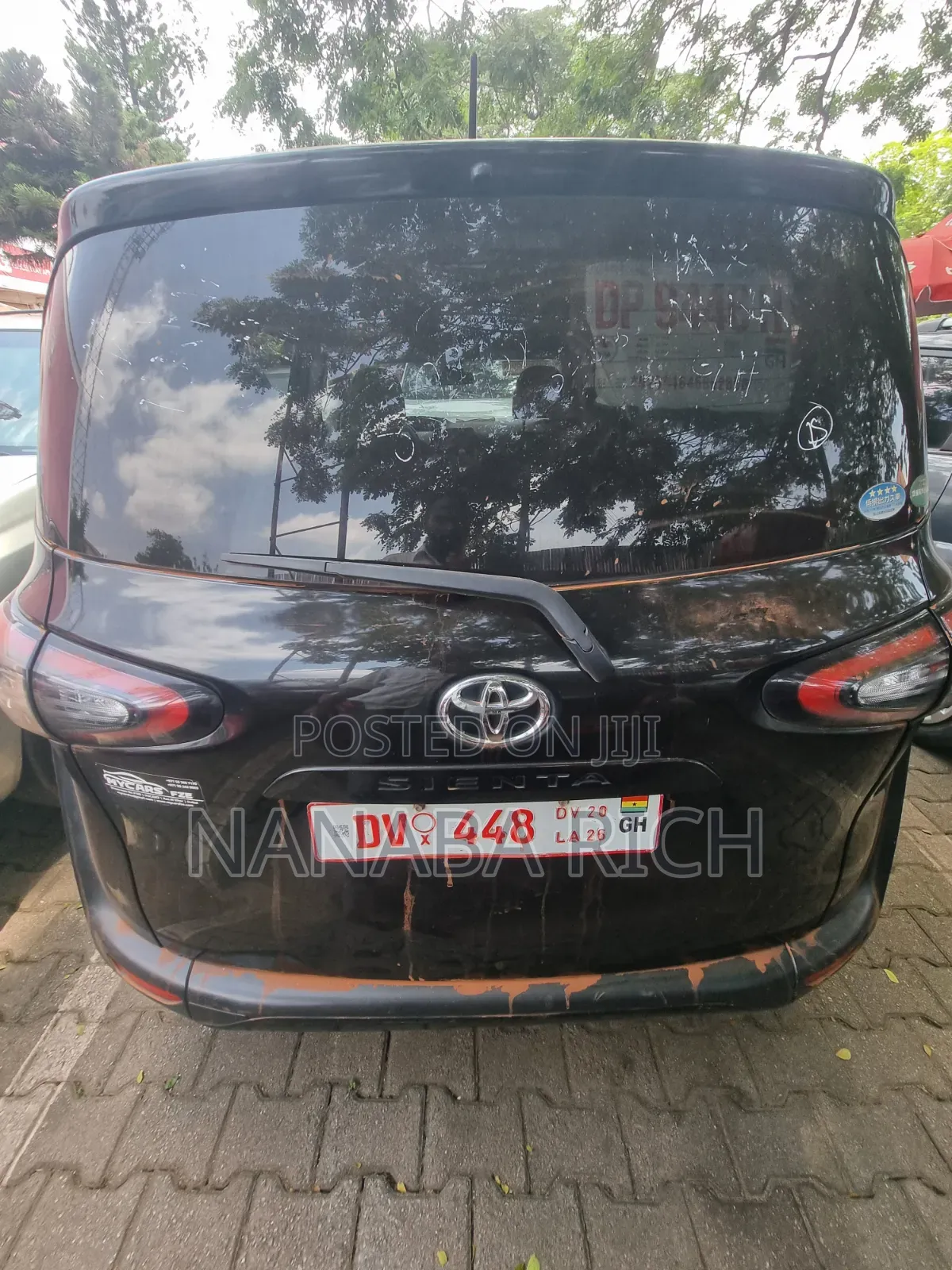 Toyota Sienta 1.5 FWD (6-seater) 2015 Matt Black