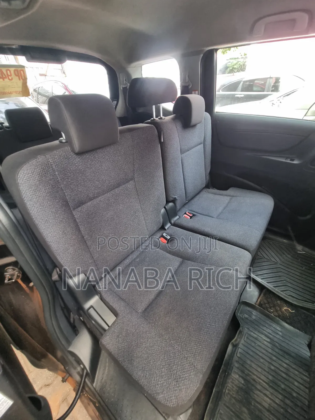 Toyota Sienta 1.5 FWD (6-seater) 2015 Matt Black