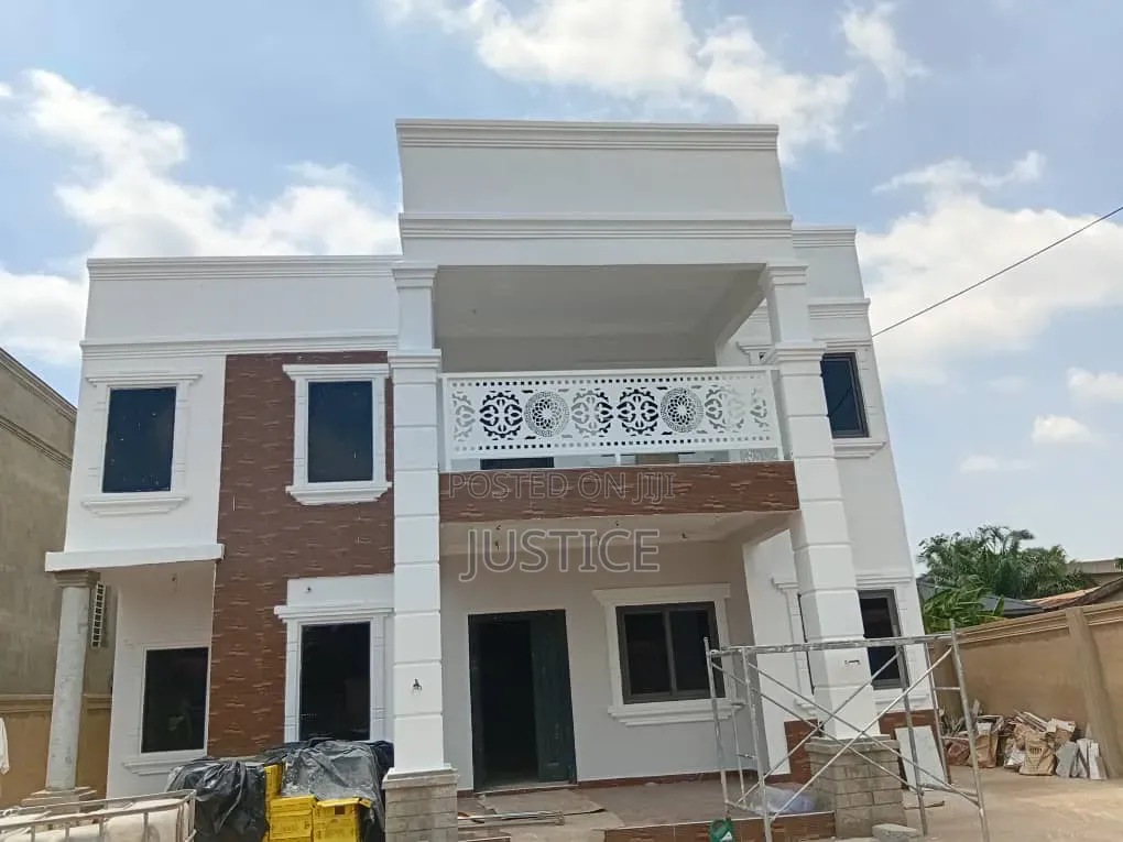 4bdrm House in Ashongman Estate, Police Station for sale