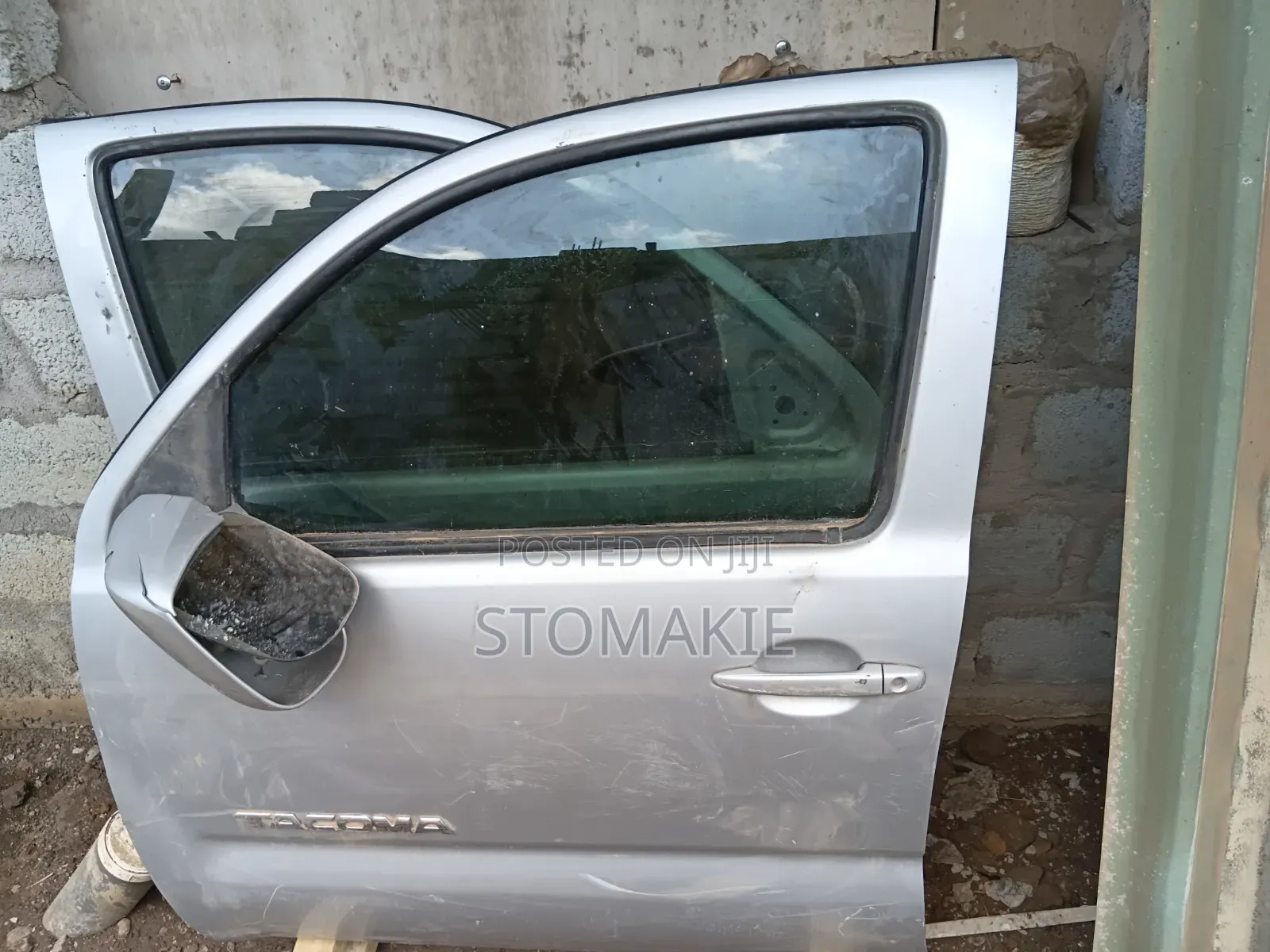 Toyota Tacoma 05 to 15Driverside Door With Side Mirror