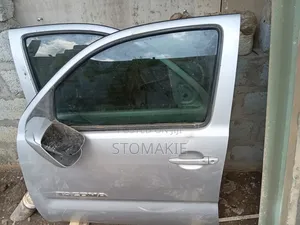 Toyota Tacoma 05 to 15Driverside Door With Side Mirror