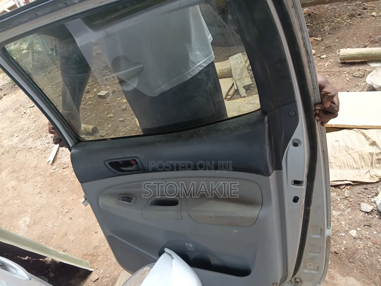 Toyota Tacoma 05 to 15 Passager Side Back Door