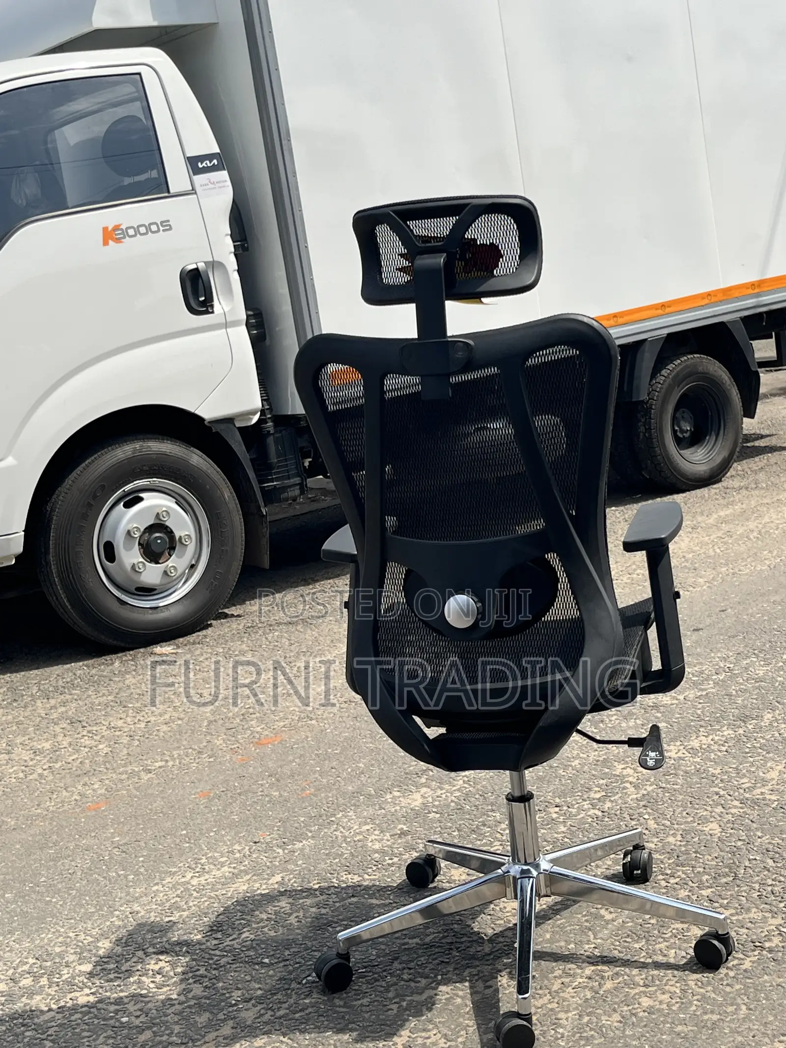 Ergonomic Swivel Office Chair