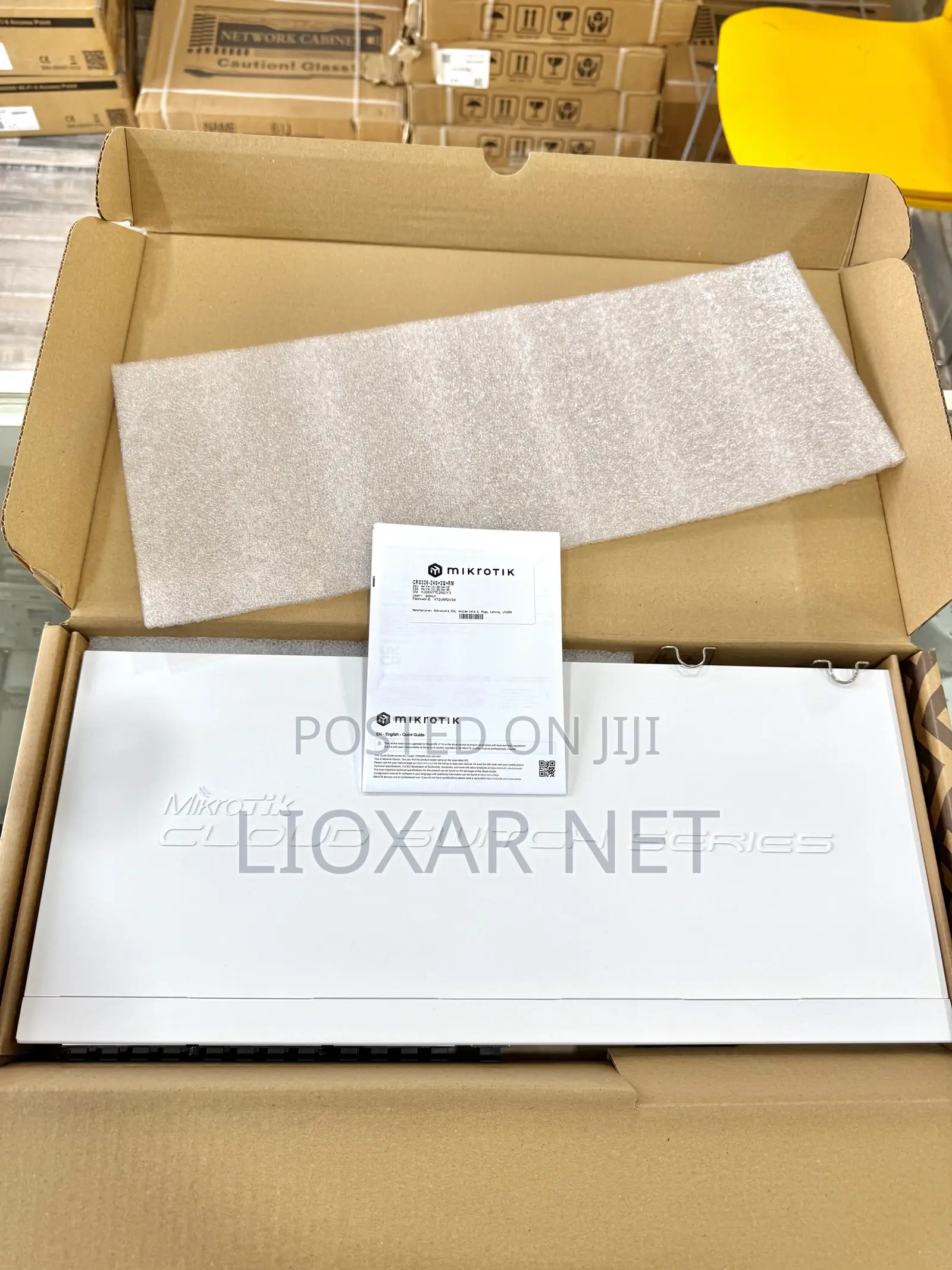MikroTik CRS326-24S+2Q+RM Switch – 24x SFP, 2x QSFP+ Fiber Rackmount
