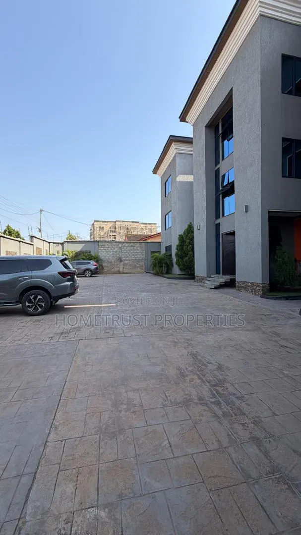 3bdrm Apartment in Achimota Tantra, Unity Closed for rent