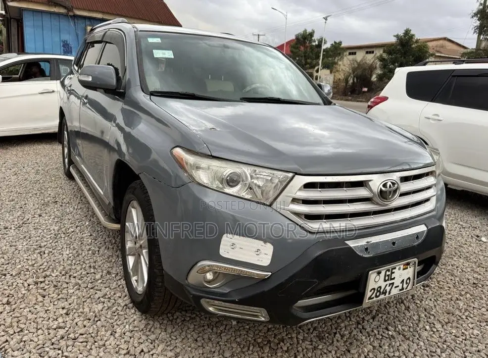 Toyota Highlander 3.5L 4WD 2013 Gray