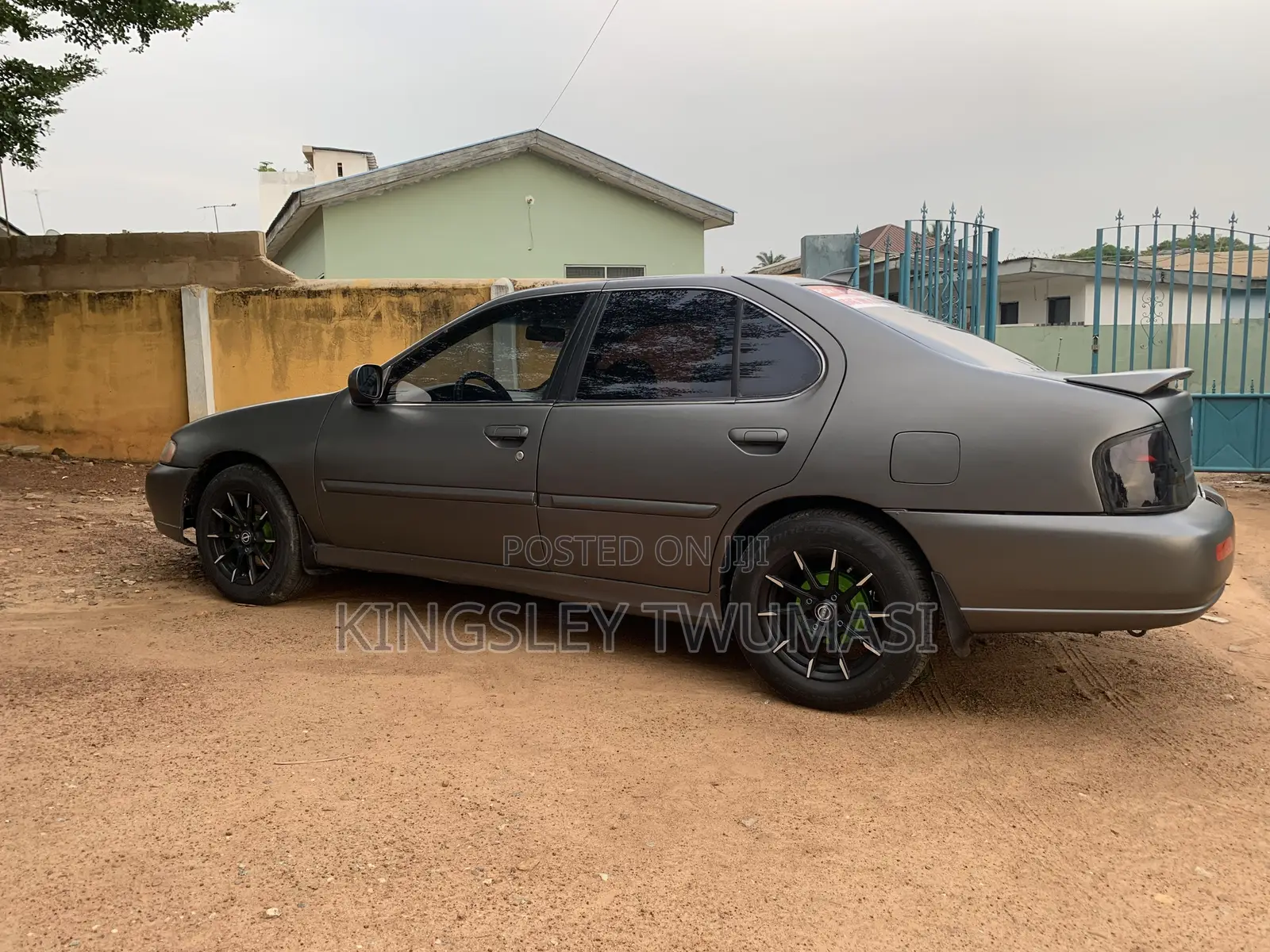 Nissan Altima Automatic 2001 Gray