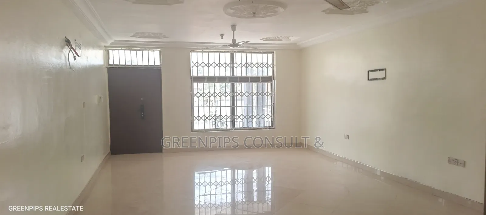 8bdrm House in Krapa, Kumasi Metropolitan for sale
