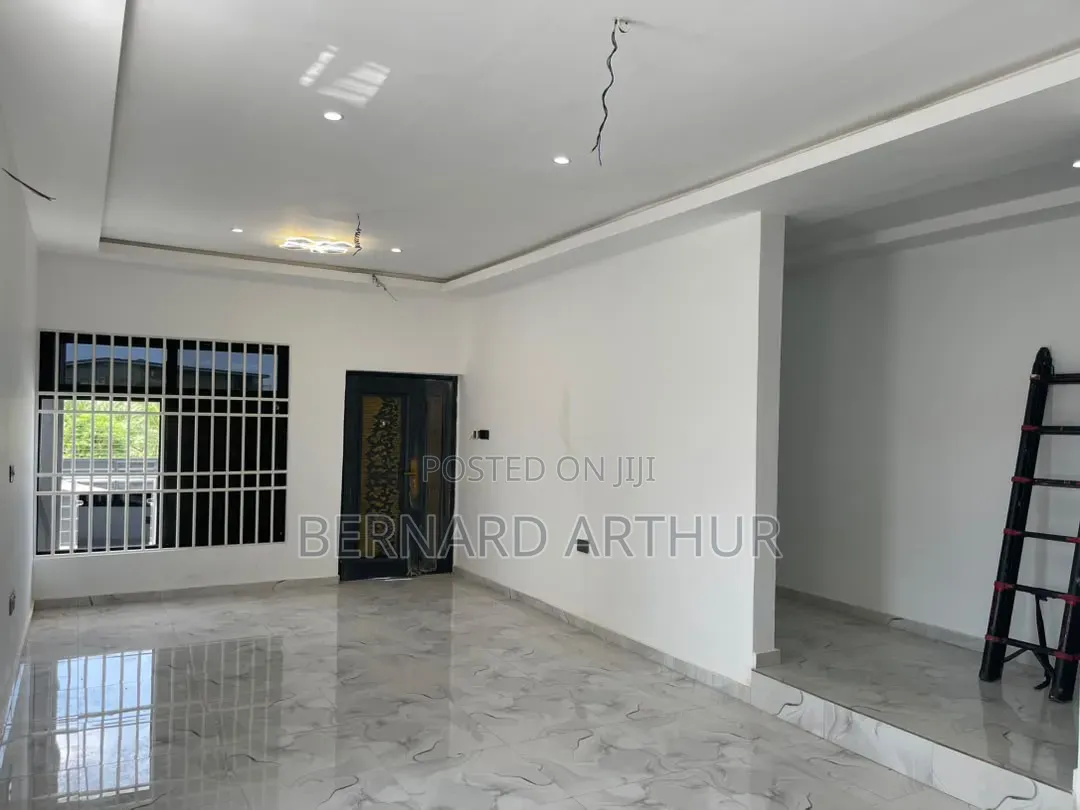 3bdrm House in Bernard Agency, Nsawam Adoagyiri Municipal for sale