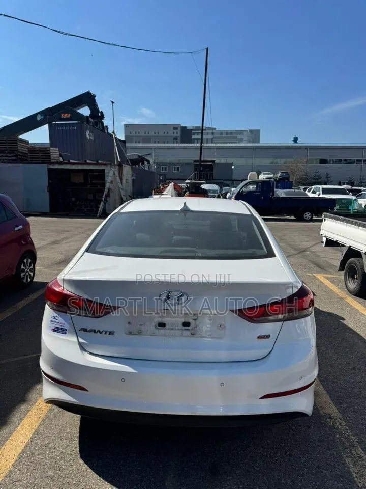 Hyundai Avante 2017 White
