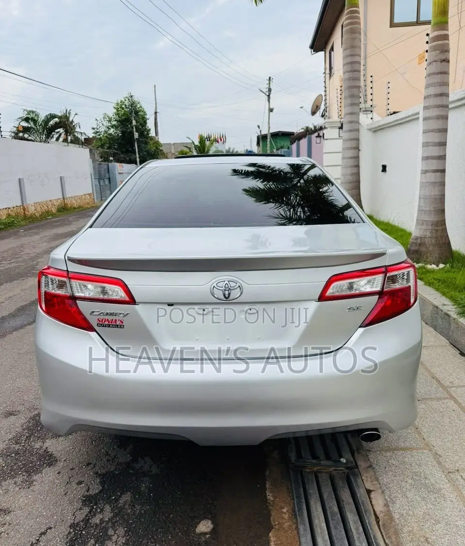 Toyota Camry 2014 Silver
