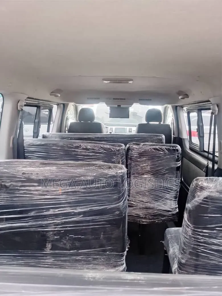 Toyota HiAce 2015 White