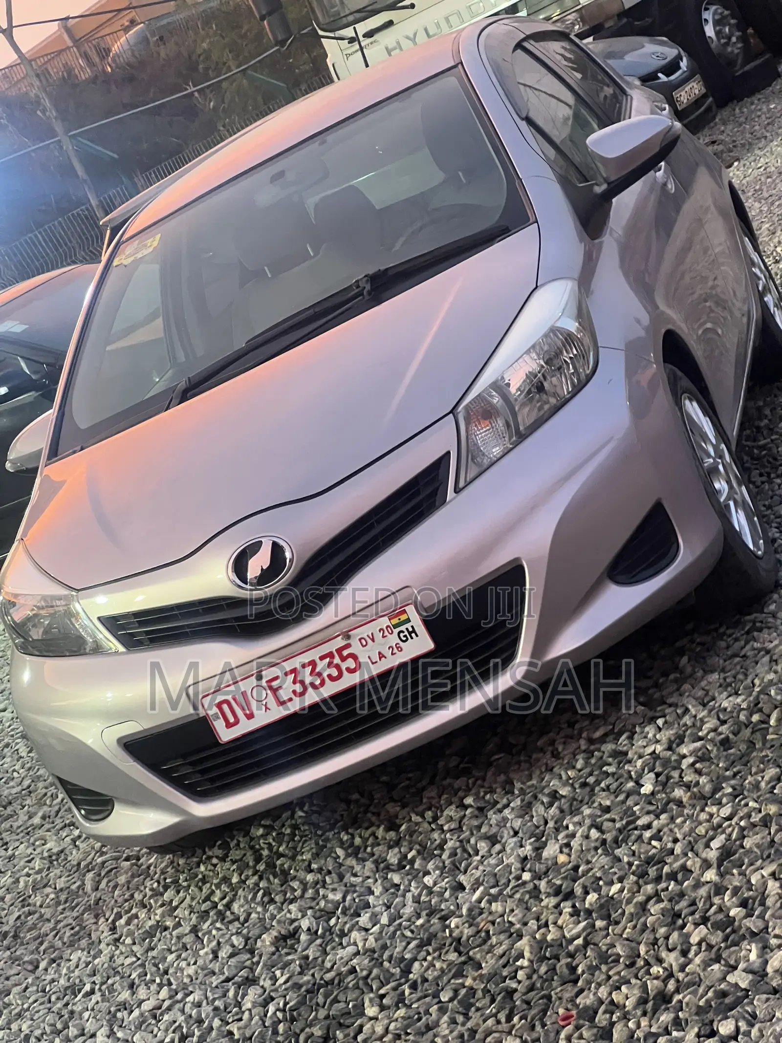 Toyota Vitz 2012 Silver
