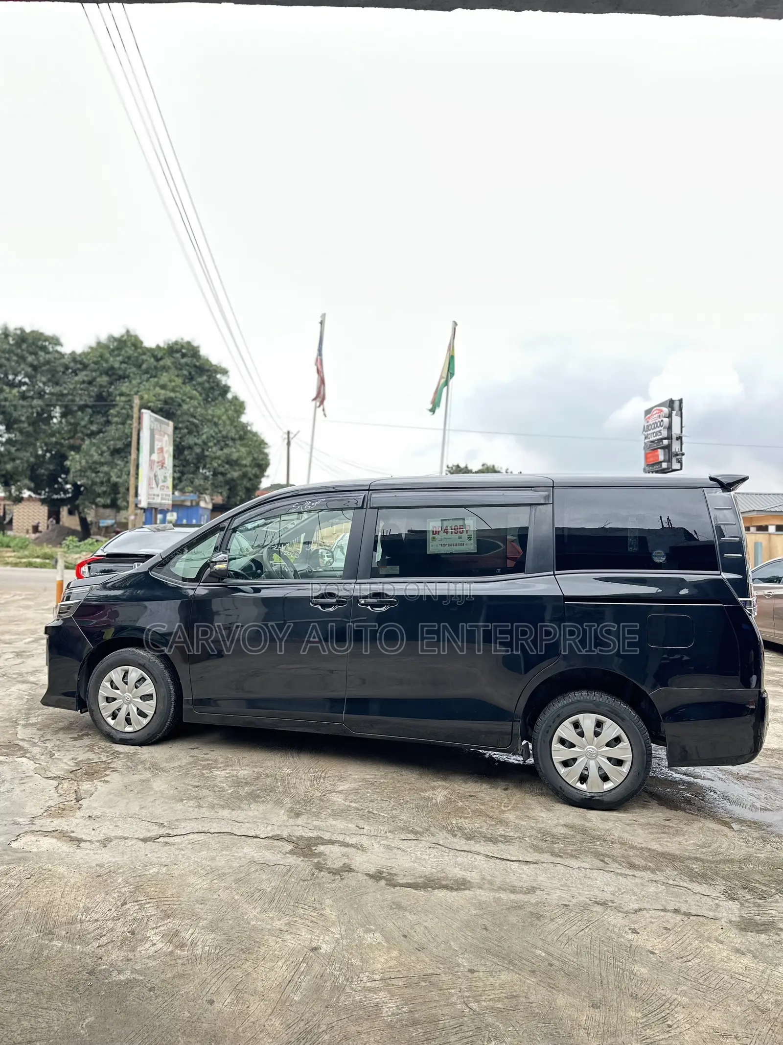 Toyota Voxy X 4WD 7-Seater 2016 Black