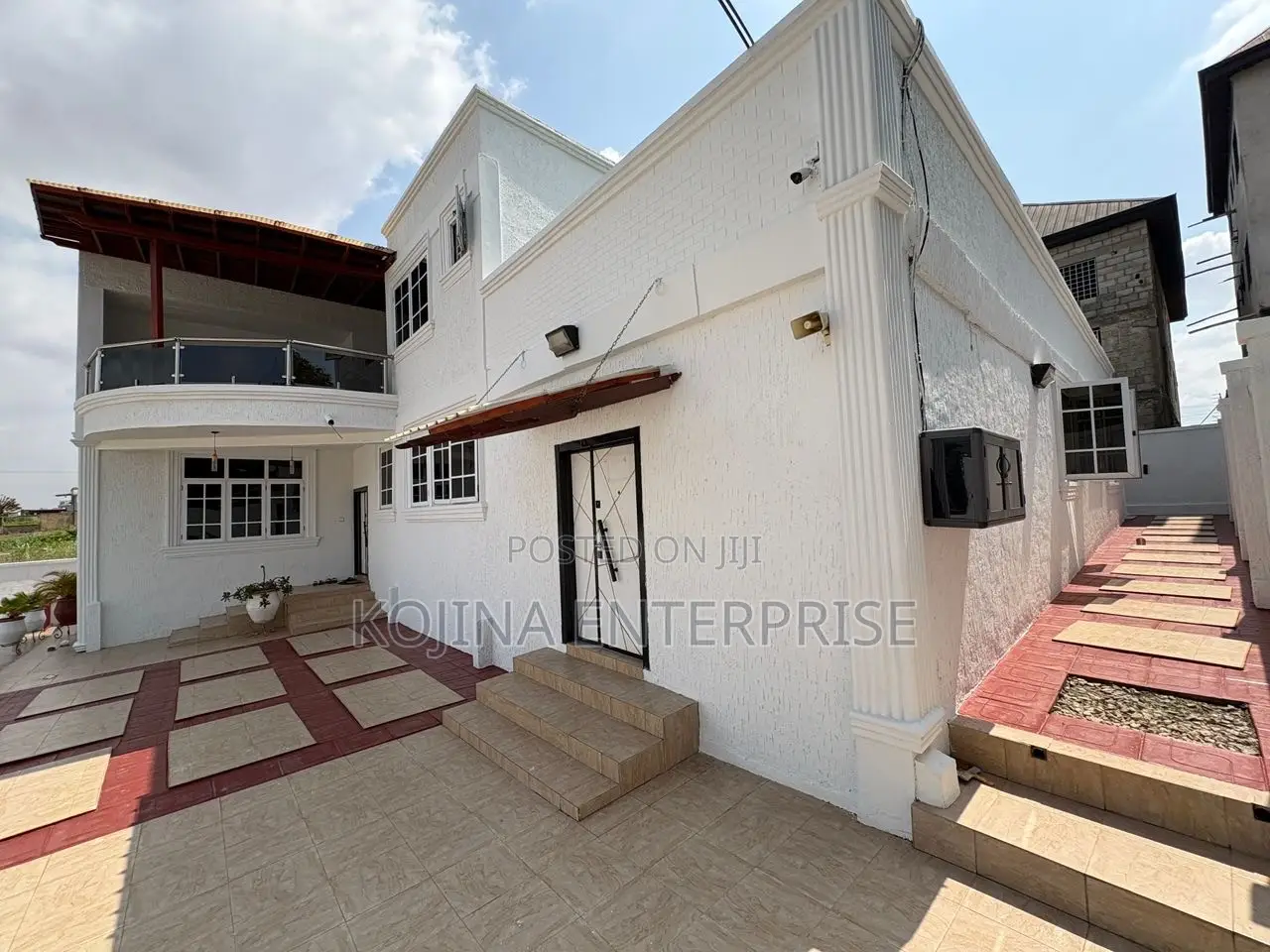 Furnished 7bdrm Mansion in Abrepo Bronikrom, Adansi South for sale