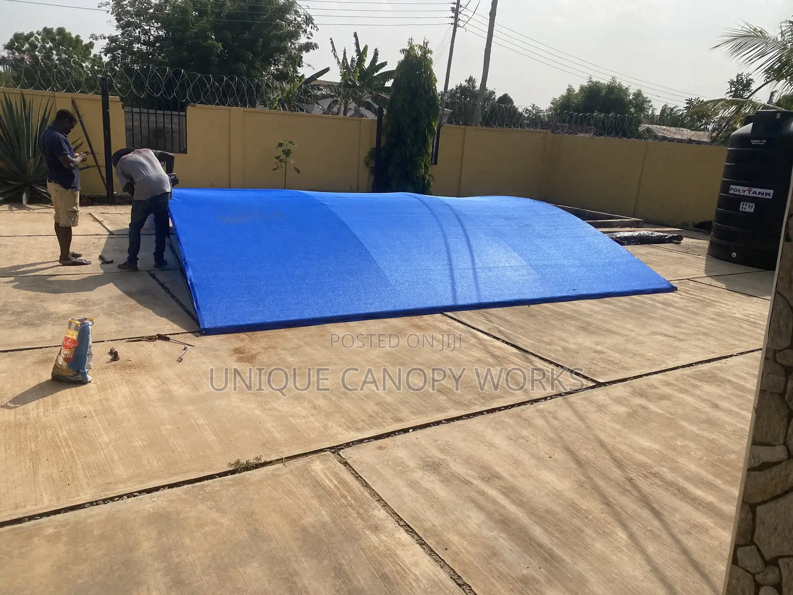 Car Canopy to Protect Hush Weather