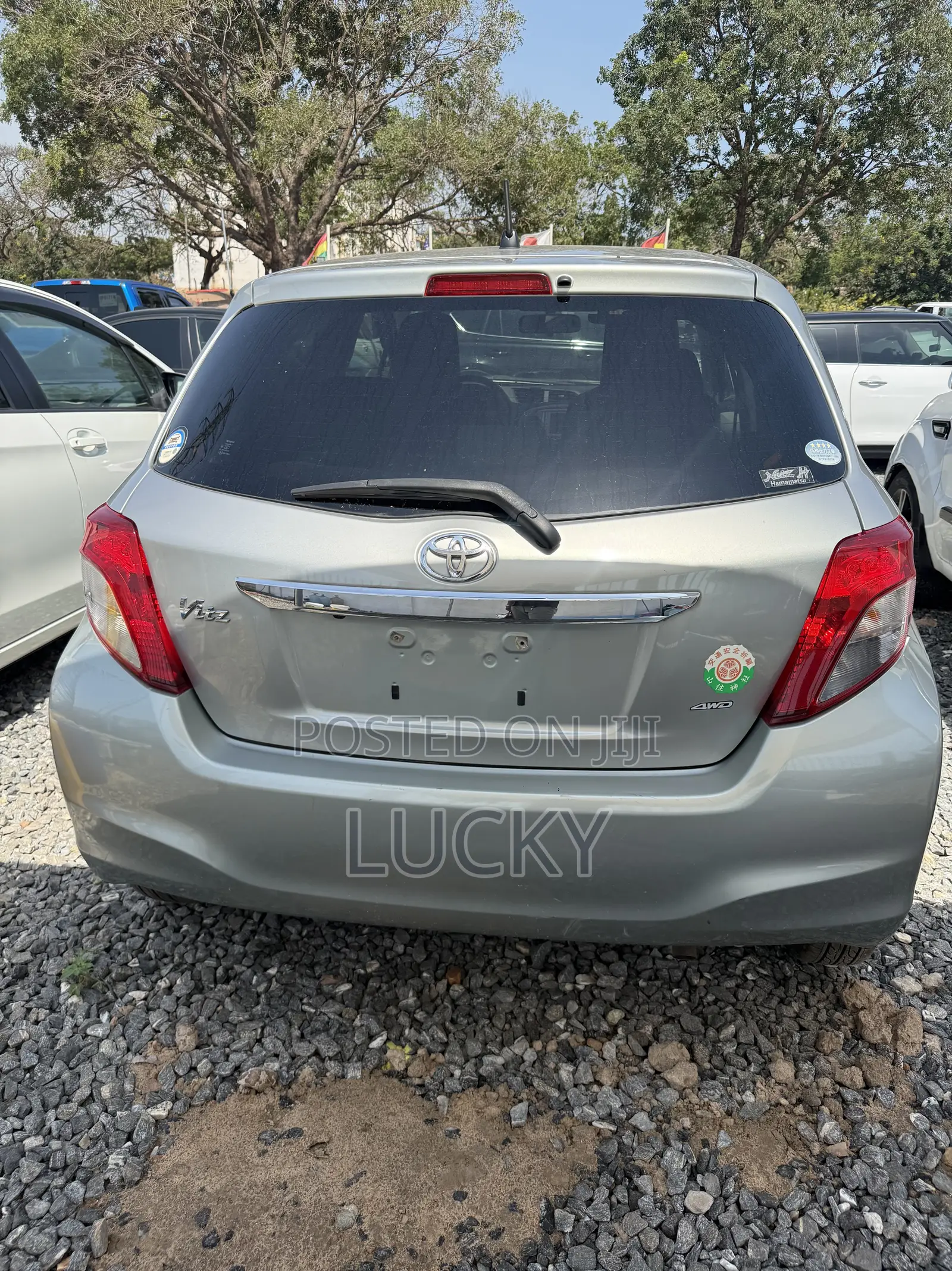 Toyota Vitz 1.3 FWD 5dr 2013 Green