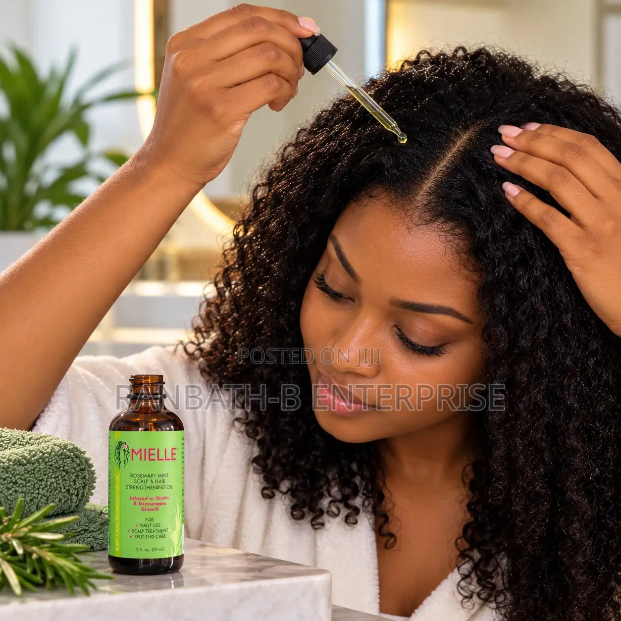 Mielle Rosemary Mint Scalp & Hair Strengthening Treatment