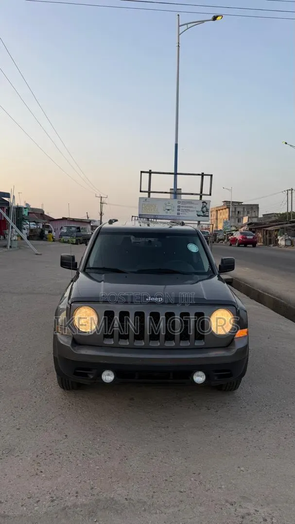 Jeep Patriot Altitude Edition 4dr SUV (2.0L 4cyl CVT) 2015 Black