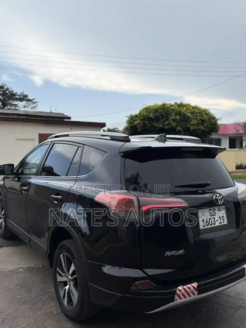 Toyota RAV4 XLE FWD (2.5L 4cyl 6A) 2017 Black