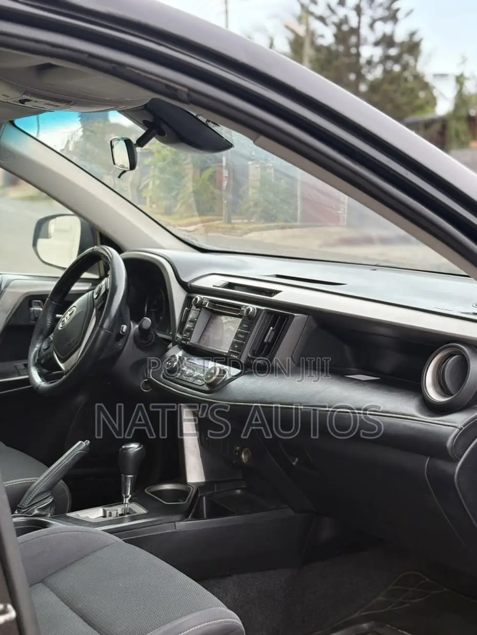 Toyota RAV4 XLE FWD (2.5L 4cyl 6A) 2017 Black