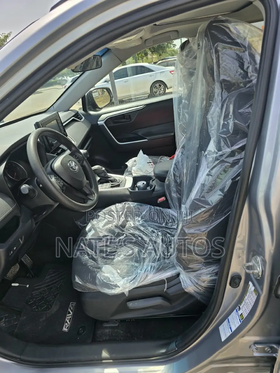 Toyota RAV4 XLE AWD 2020 Silver