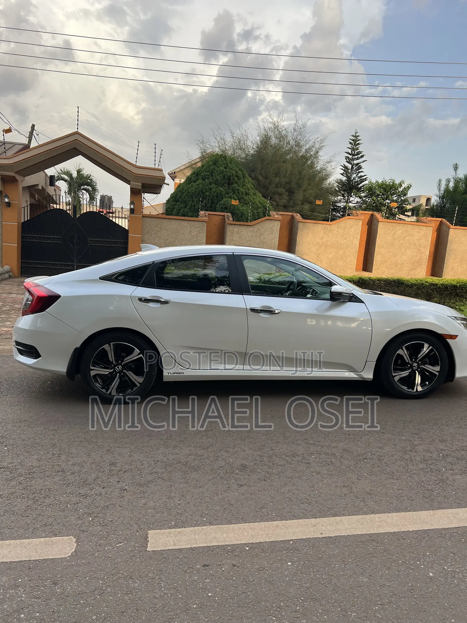 Honda Civic Touring 2dr Coupe (1.5L 4cyl) 2017 Pearl